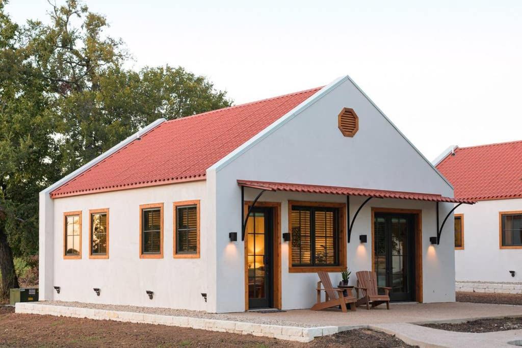 Little Dutch Cabin #1 - 12 Min To Magnolia-Baylor Bellmead Exterior photo